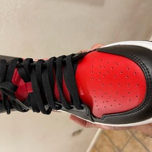 Air Jordan 1 mid $200